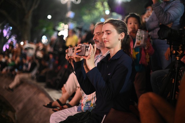 Ph&aacute;o hoa rực rỡ tr&ecirc;n bầu trời, ch&agrave;o đ&oacute;n năm mới 2026- Ảnh 28.