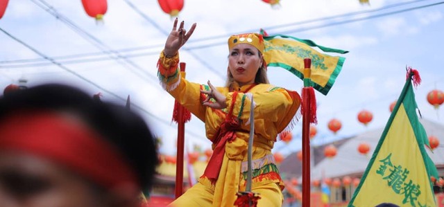 To&agrave;n cảnh ch&acirc;u &Aacute; rộn r&agrave;ng đ&oacute;n Tết B&iacute;nh Ngọ 2026: Ph&aacute;o hoa rợp trời tiễn biệt năm cũ, ch&agrave;o mừng một năm mới đầy hy vọng- Ảnh 2.