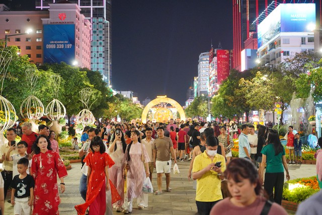 Ph&aacute;o hoa rực rỡ tr&ecirc;n bầu trời, ch&agrave;o đ&oacute;n năm mới 2026- Ảnh 15.