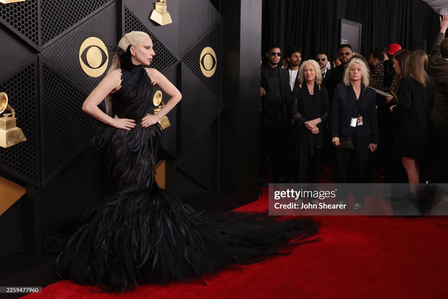 Si&ecirc;u thảm đỏ Grammy 2026: Cả thế giới "n&iacute;n thở" khi Ros&eacute; xuất hiện, Justin Bieber "cải l&atilde;o ho&agrave;n đồng" cả chục tuổi- Ảnh 6.