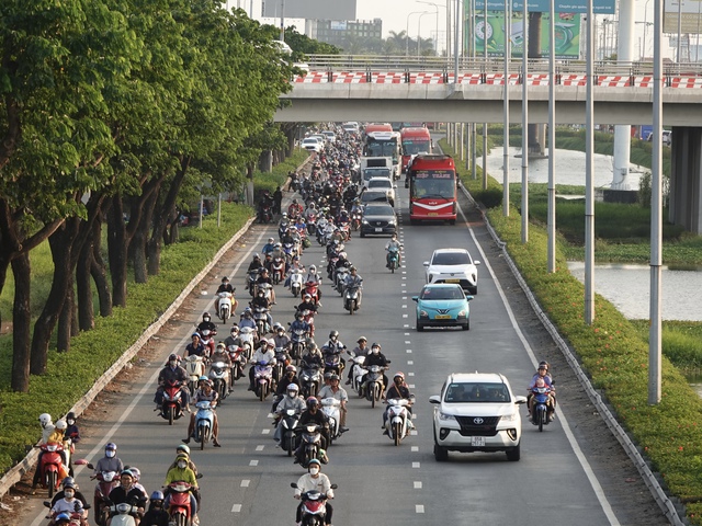 Chính thức hết Tết: Cảnh tượng quen thuộc đã quay trở lại Hà Nội và TP.HCM- Ảnh 17.