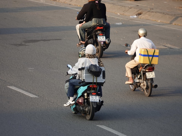 Chính thức hết Tết: Cảnh tượng quen thuộc đã quay trở lại Hà Nội và TP.HCM- Ảnh 18.