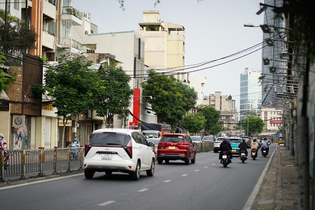 S&aacute;ng khai xu&acirc;n, d&acirc;n c&ocirc;ng sở H&agrave; Nội đối mặt "kiếp nạn" đầu ti&ecirc;n của năm mới- Ảnh 18.
