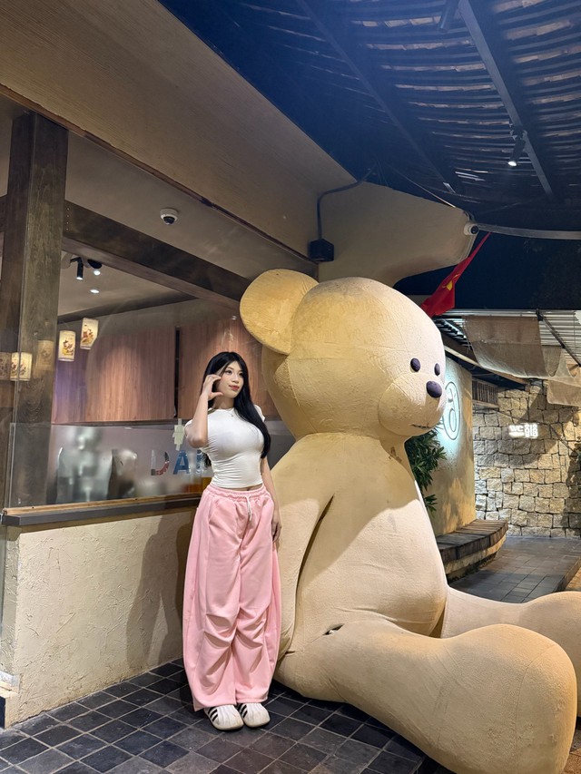 C&ocirc; g&aacute;i xinh đẹp, cao 1m72 "g&acirc;y sốt" ở sới vật hội l&agrave;ng Bắc Ninh, tiết lộ ti&ecirc;u ch&iacute; chọn bạn trai- Ảnh 9.