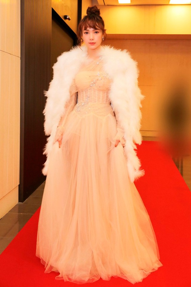 Mỹ nh&acirc;n Việt đầu ti&ecirc;n được vinh danh nghệ sĩ xuất sắc nhất ch&acirc;u &Aacute;, đ&atilde; đẹp c&ograve;n sang như d&aacute;t kim cương l&ecirc;n người- Ảnh 3.