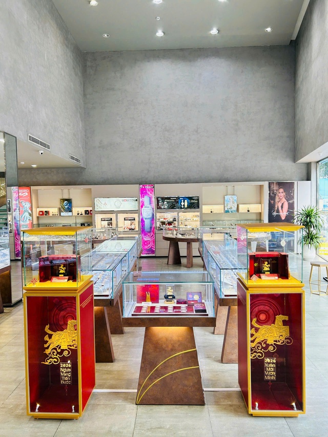 Ngựa v&agrave;ng tiến bước: Khi tinh thần &ldquo;Gi&oacute;ng&rdquo; hiện diện trong thiết kế Xu&acirc;n 2026 của PNJ- Ảnh 4.