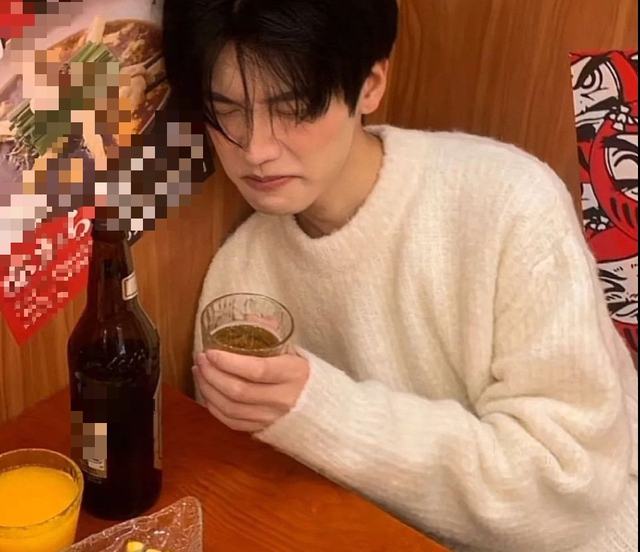 Ng&agrave;y c&agrave;ng nhiều người c&ograve;n trẻ đ&atilde; "vật v&atilde;" v&igrave; bệnh thận, b&aacute;c sĩ n&oacute;i thẳng: 5 th&oacute;i quen n&agrave;y "ph&aacute; thận" nhanh hơn nhịn tiểu- Ảnh 3.