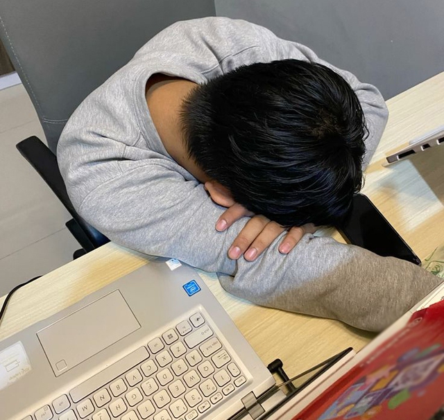 Người ở chỗ l&agrave;m nhưng t&acirc;m tr&iacute; như đ&atilde; "về nh&agrave; ăn Tết"? Đ&acirc;y l&agrave; 6 c&aacute;ch gi&uacute;p bạn tập trung, tỉnh t&aacute;o tức th&igrave;- Ảnh 1.