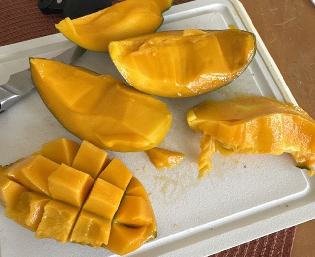 Tại sao phụ nữ sau 40 tuổi kh&oacute; giảm c&acirc;n? Rất c&oacute; thể bạn đang m&ecirc; 4 m&oacute;n kh&ocirc;ng dầu mỡ nhưng nhanh "b&eacute;o kh&ocirc;ng phanh"- Ảnh 2.