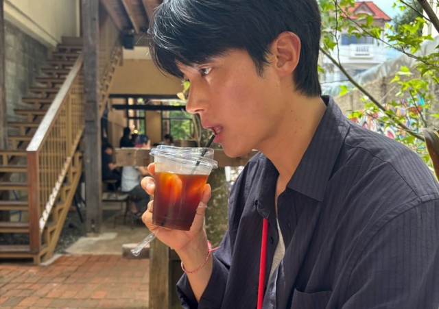 Kh&aacute;t "kh&ocirc; cổ" cũng KH&Ocirc;NG được uống 6 loại nước n&agrave;y sau khi thức dậy buổi s&aacute;ng, kh&aacute;c n&agrave;o "tự đầu độc"- Ảnh 2.