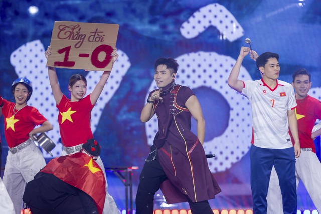 BigDaddy - Đức Ph&uacute;c - Ph&uacute;c Du cho cả thế giới biết thế n&agrave;o l&agrave; &ldquo;thắng đời&rdquo; tại WeChoice, Đ&igrave;nh Bắc v&agrave; BLV Tạ Bi&ecirc;n Cương g&acirc;y b&atilde;o- Ảnh 7.