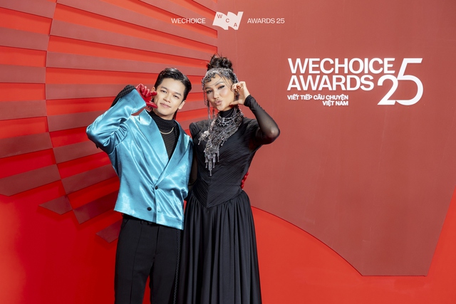 To&agrave;n cảnh si&ecirc;u thảm đỏ WeChoice Awards: Anh T&uacute; - Diệu Nhi t&igrave;nh tứ, Trường Giang, Ho&agrave; Minzy d&agrave;n sao cực khủng quy tụ!- Ảnh 60.