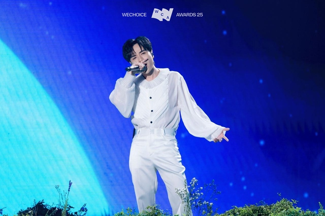 Chưa từng c&oacute; tiền lệ: RHYDER v&agrave; Quang H&ugrave;ng MasterD tạo n&ecirc;n si&ecirc;u phẩm collab được mong chờ nhất đ&ecirc;m Gala WeChoice Awards 2025- Ảnh 1.