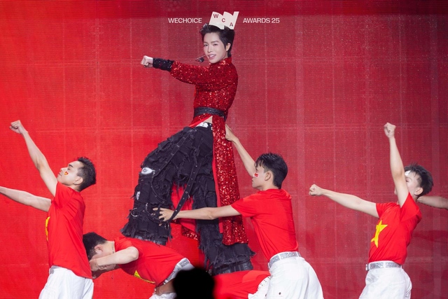 BigDaddy - Đức Ph&uacute;c - Ph&uacute;c Du cho cả thế giới biết thế n&agrave;o l&agrave; &ldquo;thắng đời&rdquo; tại WeChoice, Đ&igrave;nh Bắc v&agrave; BLV Tạ Bi&ecirc;n Cương g&acirc;y b&atilde;o- Ảnh 2.