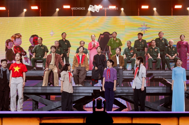 Huyền thoại Rock Hải Bột - Ho&agrave;ng Dũng - B&ugrave;i C&ocirc;ng Nam - buitruonglinh mở m&agrave;n WeChoice Awards 2025 g&acirc;y &ldquo;nổi da g&agrave;&rdquo; bằng niềm tự h&agrave;o Việt Nam- Ảnh 6.