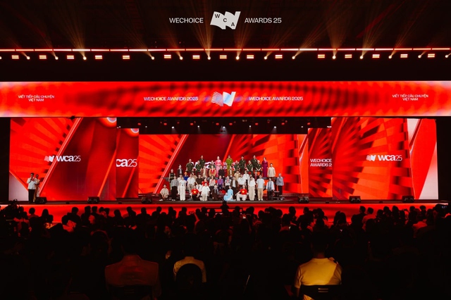 Huyền thoại Rock Hải Bột - Ho&agrave;ng Dũng - B&ugrave;i C&ocirc;ng Nam - buitruonglinh mở m&agrave;n WeChoice Awards 2025 g&acirc;y &ldquo;nổi da g&agrave;&rdquo; bằng niềm tự h&agrave;o Việt Nam- Ảnh 4.