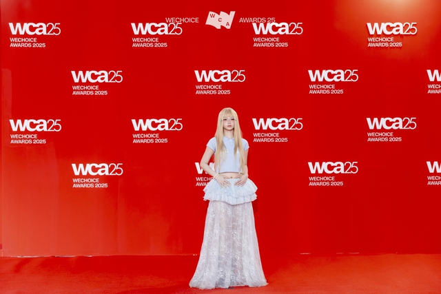 Si&ecirc;u thảm đỏ WeChoice Awards: Jun Vũ đọ sắc b&ecirc;n d&agrave;n Hoa hậu - &Aacute; hậu, hội T&acirc;n Binh, Em Xinh tưng bừng đổ bộ!- Ảnh 9.