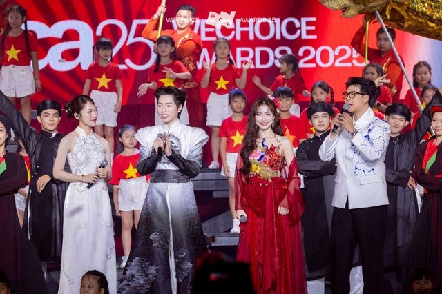 Gala WeChoice Awards 2025: C&acirc;u chuyện Việt Nam được viết tiếp đầy rực rỡ!- Ảnh 5.