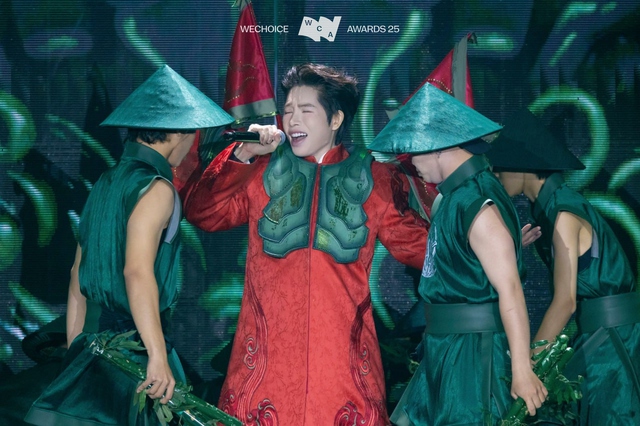 Gala WeChoice Awards 2025: C&acirc;u chuyện Việt Nam được viết tiếp đầy rực rỡ!- Ảnh 1.