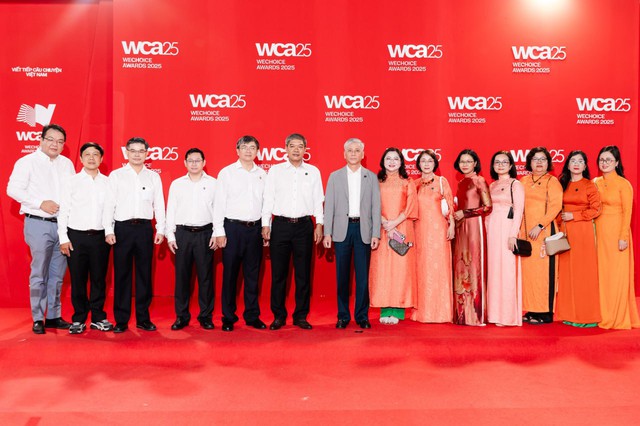 Ekip thông tim bào thai tự hào chia sẻ tại Gala WeChoice: "Việt Nam là trung tâm thứ 4 trên thế giới làm được việc này"- Ảnh 1. Ekip thông tim bào thai tự hào chia sẻ tại Gala WeChoice: "Việt Nam là trung tâm thứ 4 trên thế giới làm được việc này"- Ảnh 1.