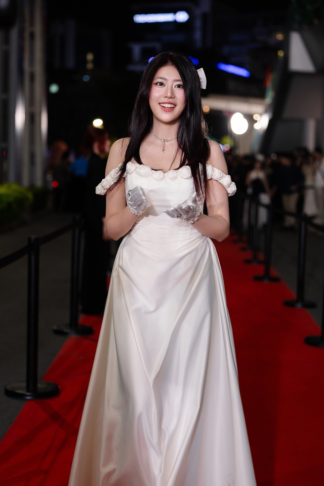 To&agrave;n cảnh si&ecirc;u thảm đỏ WeChoice Awards: Anh T&uacute; - Diệu Nhi t&igrave;nh tứ, Trường Giang, Ho&agrave; Minzy d&agrave;n sao cực khủng quy tụ!- Ảnh 31.