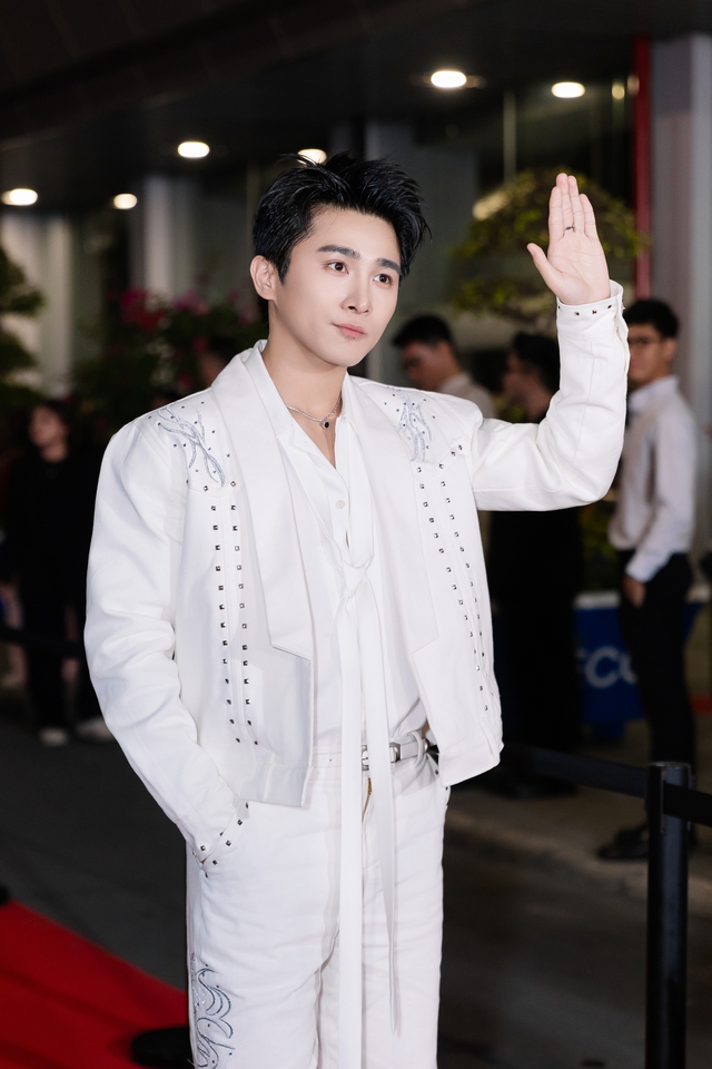 To&agrave;n cảnh si&ecirc;u thảm đỏ WeChoice Awards: Anh T&uacute; - Diệu Nhi t&igrave;nh tứ, Trường Giang, Ho&agrave; Minzy d&agrave;n sao cực khủng quy tụ!- Ảnh 30.