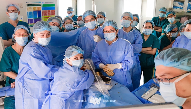 C&acirc;u chuyện "ngược đời" tại WeChoice Awards 2025: B&aacute;c sĩ được vinh danh từng nhờ mọi người "L&Agrave;M ƠN ĐỪNG VOTE!"!- Ảnh 1.