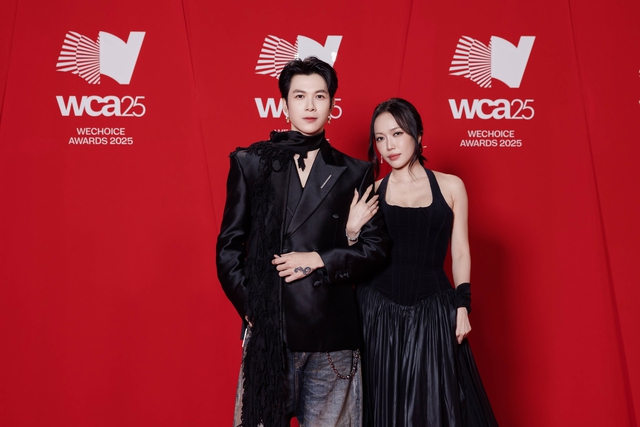 To&agrave;n cảnh si&ecirc;u thảm đỏ WeChoice Awards: Anh T&uacute; - Diệu Nhi t&igrave;nh tứ, Trường Giang, Ho&agrave; Minzy d&agrave;n sao cực khủng quy tụ!- Ảnh 5.