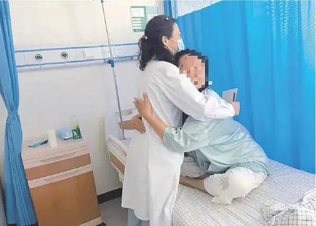 Người phụ nữ nổi tiếng sống l&agrave;nh mạnh bỗng mắc ung thư cổ tử cung, h&agrave;ng x&oacute;m kh&aacute;o nhau: "Sạch qu&aacute; h&oacute;a bệnh"- Ảnh 1.