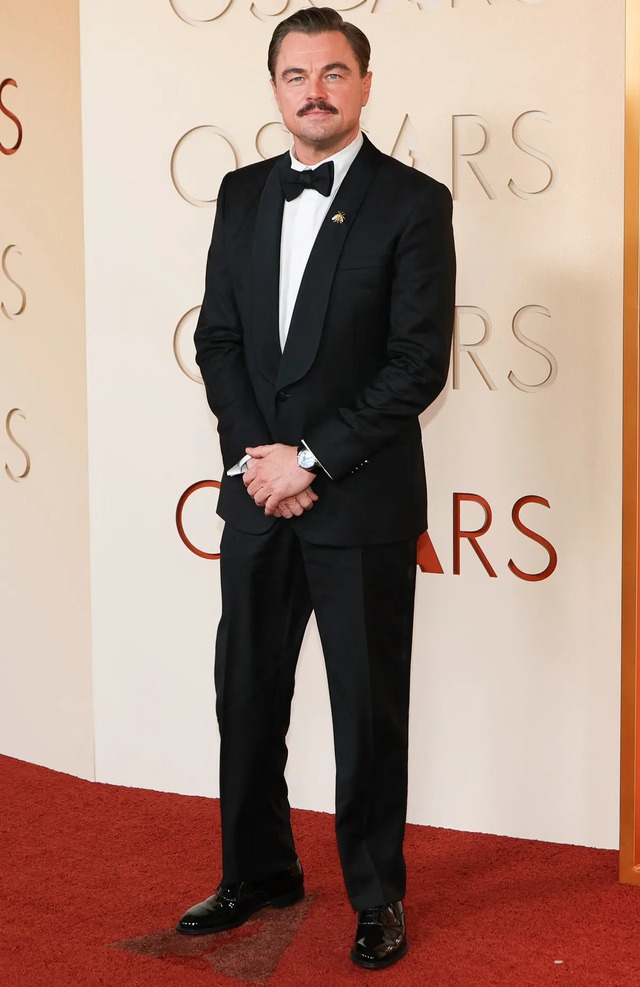 Siêu thảm đỏ Oscar 2026: Anne Hathaway - Emma Stone visual đại chiến, Timothée Chalamet có so kè được nam thần Đồi Gió Hú?- Ảnh 7.