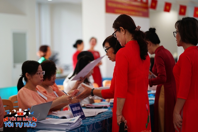 H&ocirc;m nay, ch&uacute;ng ta c&ugrave;ng đi bầu cử!- Ảnh 19.