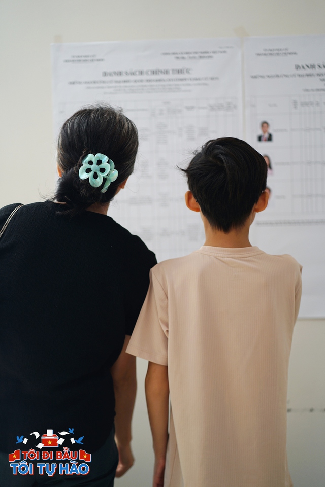 To&agrave;n cảnh kh&ocirc;ng kh&iacute; rộn r&agrave;ng trong ng&agrave;y hội bầu cử 15/3- Ảnh 26.