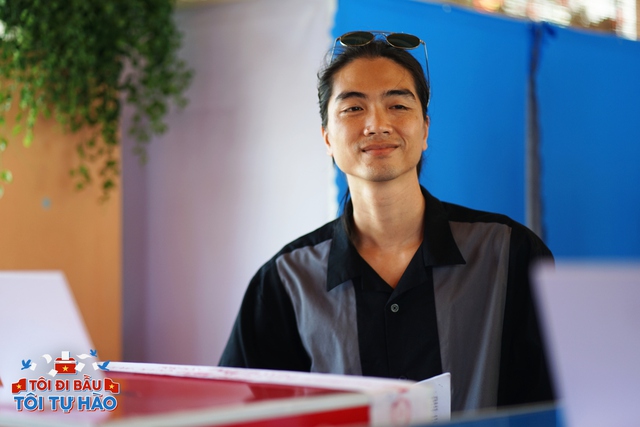 To&agrave;n cảnh kh&ocirc;ng kh&iacute; rộn r&agrave;ng trong ng&agrave;y hội bầu cử 15/3- Ảnh 10.