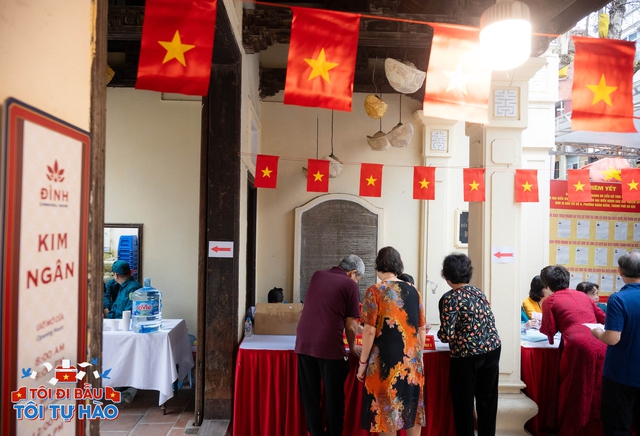 To&agrave;n cảnh kh&ocirc;ng kh&iacute; rộn r&agrave;ng trong ng&agrave;y hội bầu cử 15/3- Ảnh 20.