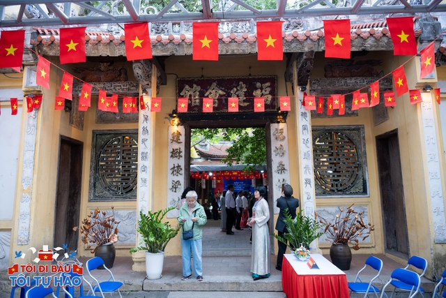 To&agrave;n cảnh kh&ocirc;ng kh&iacute; rộn r&agrave;ng trong ng&agrave;y hội bầu cử 15/3- Ảnh 24.