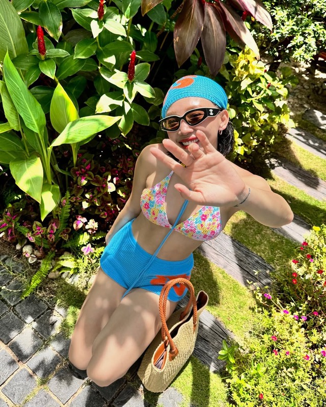 C&otilde;i mạng hừng hực v&igrave; T&oacute;c Ti&ecirc;n diện bikini, chị em gấp g&aacute;p "hỏi thăm" 1 thứ- Ảnh 7.