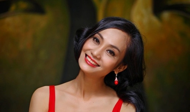 Nữ NSƯT đ&oacute;ng 10 vai như 1 vẫn đắt show khủng khiếp, c&agrave;ng xấu kh&aacute;n giả c&agrave;ng u m&ecirc;- Ảnh 1.