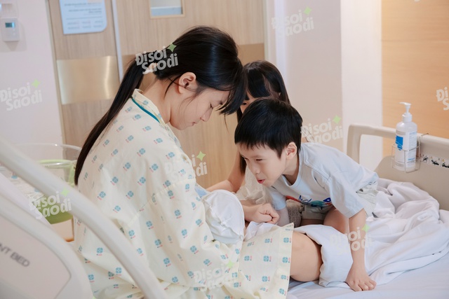 D&ugrave; ngo&agrave;i kia c&oacute; b&atilde;o tố g&igrave;, th&igrave; đ&acirc;y l&agrave; gia đ&igrave;nh JustaTee - Tr&acirc;m Anh b&ecirc;n cạnh b&eacute; thứ 3 vừa sinh!- Ảnh 5.