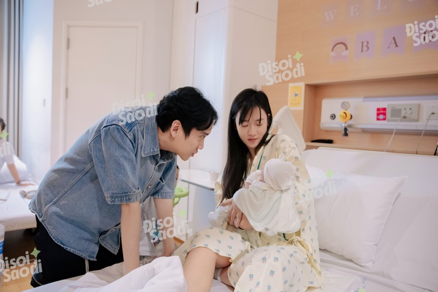 D&ugrave; ngo&agrave;i kia c&oacute; b&atilde;o tố g&igrave;, th&igrave; đ&acirc;y l&agrave; gia đ&igrave;nh JustaTee - Tr&acirc;m Anh b&ecirc;n cạnh b&eacute; thứ 3 vừa sinh!- Ảnh 3.