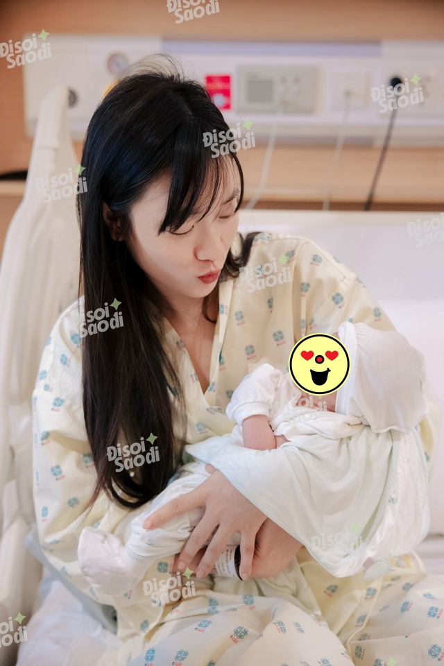 D&ugrave; ngo&agrave;i kia c&oacute; b&atilde;o tố g&igrave;, th&igrave; đ&acirc;y l&agrave; gia đ&igrave;nh JustaTee - Tr&acirc;m Anh b&ecirc;n cạnh b&eacute; thứ 3 vừa sinh!- Ảnh 4.