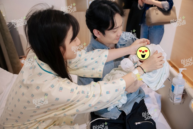 D&ugrave; ngo&agrave;i kia c&oacute; b&atilde;o tố g&igrave;, th&igrave; đ&acirc;y l&agrave; gia đ&igrave;nh JustaTee - Tr&acirc;m Anh b&ecirc;n cạnh b&eacute; thứ 3 vừa sinh!- Ảnh 8.