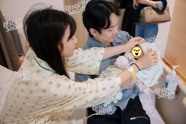 D&ugrave; ngo&agrave;i kia c&oacute; b&atilde;o tố g&igrave;, th&igrave; đ&acirc;y l&agrave; gia đ&igrave;nh JustaTee - Tr&acirc;m Anh b&ecirc;n cạnh b&eacute; thứ 3 vừa sinh!- Ảnh 8.