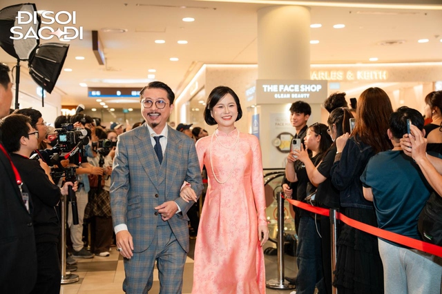 Thảm đỏ HOT nhất h&ocirc;m nay: Thanh Thủy - Nh&atilde; Phương đẹp ph&aacute;t s&aacute;ng, 1 mỹ nh&acirc;n &ldquo;cưa sừng l&agrave;m ngh&eacute;&rdquo; ăn mặc chẳng giống ai- Ảnh 13.