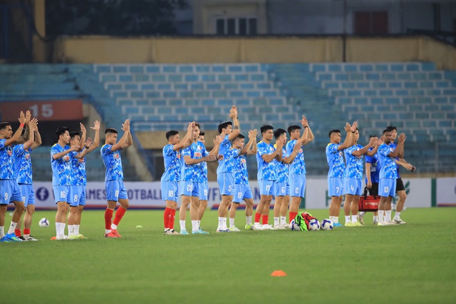 Diễn biến đội tuyển Việt Nam đấu với Bangladesh: V&Agrave;O! 1-0 cho Việt Nam- Ảnh 4.