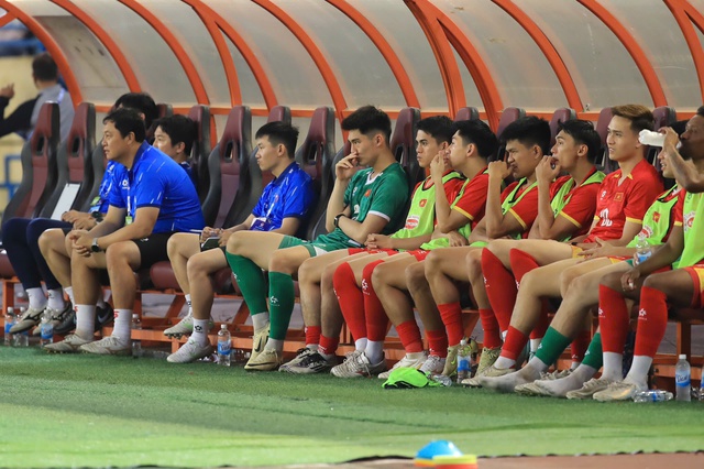 Đội tuyển Việt Nam c&oacute; "Son" lại c&ograve;n "H&ecirc;n", thắng dễ 3-0 Bangladesh dịp FIFA Days- Ảnh 2.