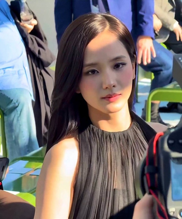 Chỉ thấy sự xinh đẹp của Jisoo tại show Dior- Ảnh 3.
