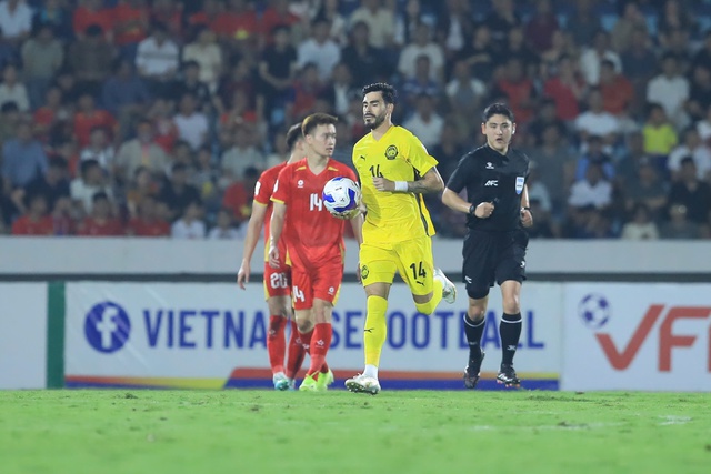 Thắng 3-1, ĐT Việt Nam khiến Malaysia 12 năm nếm m&ugrave;i thất bại tr&ecirc;n s&acirc;n kh&aacute;ch - Ảnh 1.
