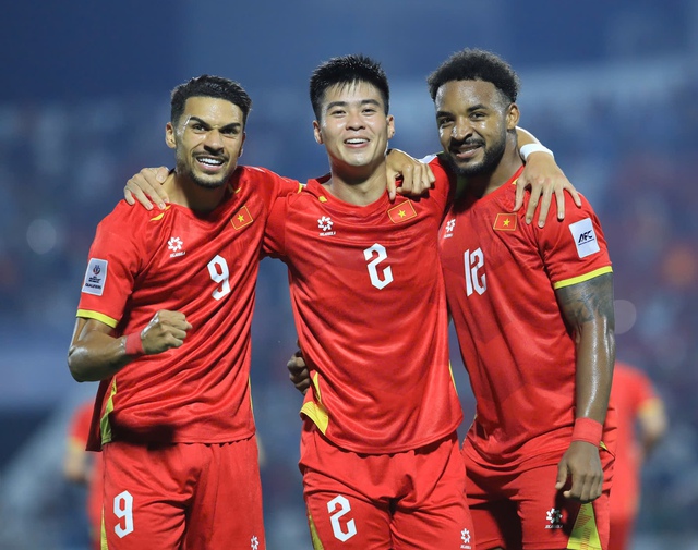 Thắng 3-1, ĐT Việt Nam khiến Malaysia 12 năm nếm m&ugrave;i thất bại tr&ecirc;n s&acirc;n kh&aacute;ch - Ảnh 4.