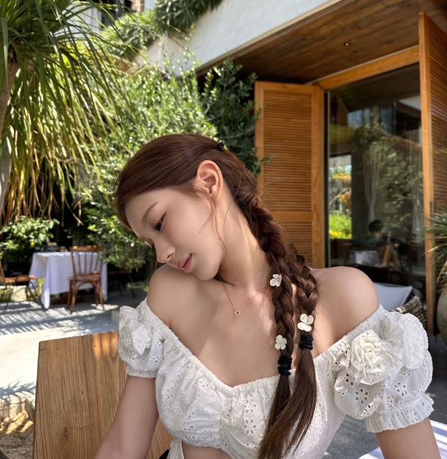 Phụ nữ sau 30 tuổi n&ecirc;n chăm ăn 5 loại hạt để "gi&agrave; chậm", dẻo dai: T&oacute;c d&agrave;y, da trắng mịn, miễn dịch khỏe- Ảnh 1.