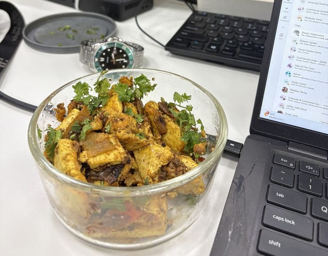 Bác sĩ cảnh báo: Hạt vi nhựa có thể "chất đầy" não nếu làm việc này khi ăn, rất quen với dân văn phòng- Ảnh 3. Bác sĩ cảnh báo: Hạt vi nhựa có thể "chất đầy" não nếu làm việc này khi ăn, rất quen với dân văn phòng- Ảnh 3.